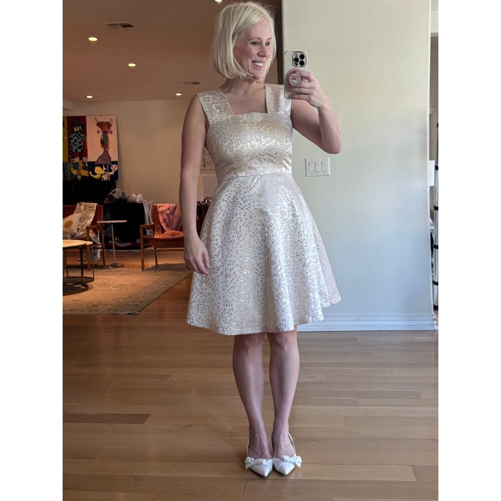 Le Soir Molly Bracken Size Medium Thin Strap Brocade Cream / Gold Pattern Dress